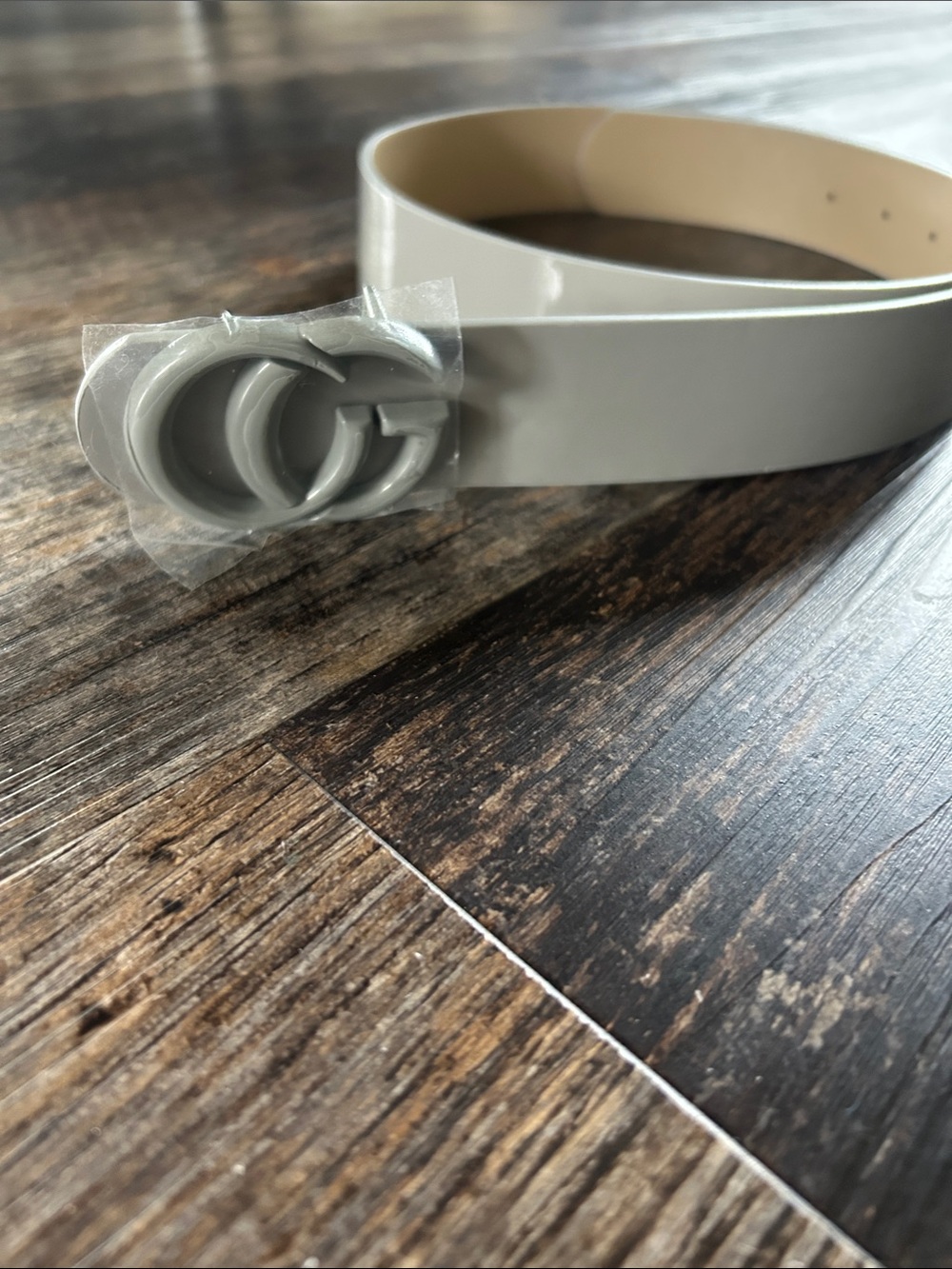 Women’s Grey Patent Belt with Interlocking Buckle